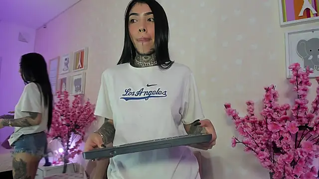 Ashley Blum  online show from February 19, 11:40 am