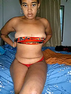 Snapshot of Seductive_Simon333 chatting on February 6, 2:40 am Seductive Simon333 online show from February 6, 2:40 am