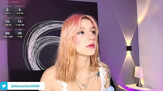 AlannaViera online show from May 15, 12:03 pm