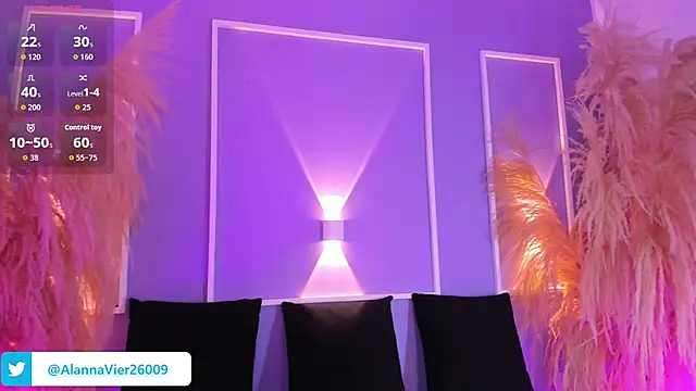 AlannaViera online show from May 24, 12:49 pm