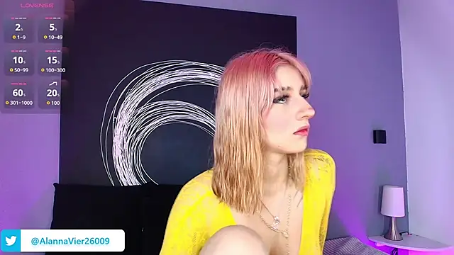 AlannaViera online show from April 24, 11:45 am