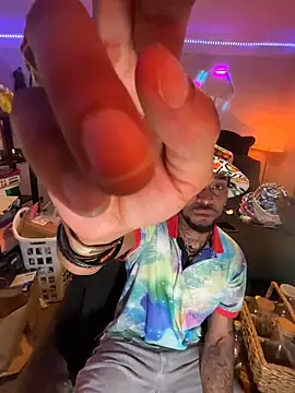 StillArQuez online show from April 6, 3:35 am