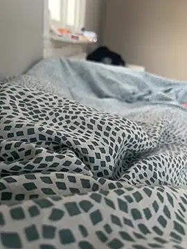 siisidjfjfjdj online show from February 7, 3:20 pm