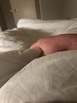 siisidjfjfjdj online show from February 28, 5:40 am