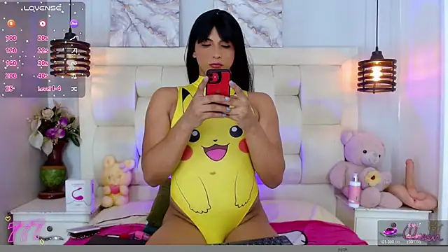 Snapshot of Sophia_Valentina chatting on June 12, 8:28 pm Sophia Valentina online show from June 12, 8:28 pm