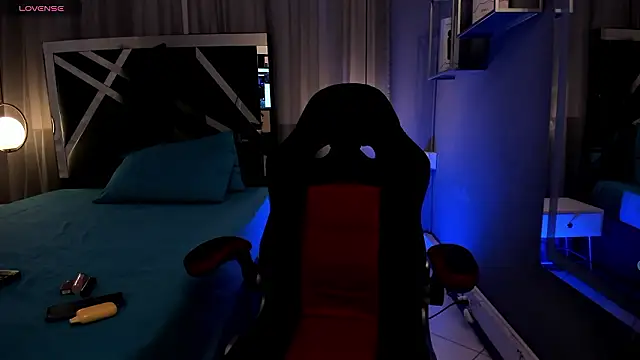 Magic ivy online show from February 10, 8:30 pm