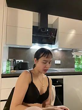 Just-Lilly online show from April 5, 3:19 pm