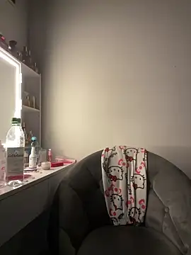 Just-Lilly online show from June 9, 3:51 am