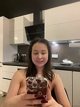 Just-Lilly online show from July 1, 5:13 pm