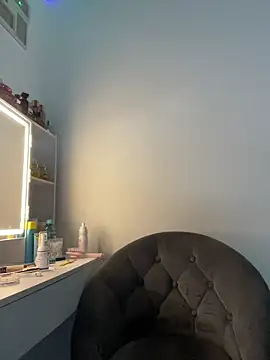 Just-Lilly online show from March 23, 1:33 pm