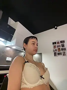 Just-Lilly online show from March 17, 1:58 pm