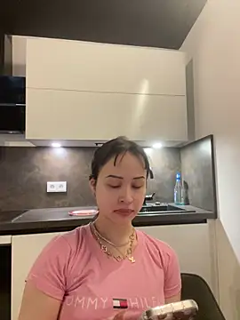 Just-Lilly online show from June 17, 4:50 pm