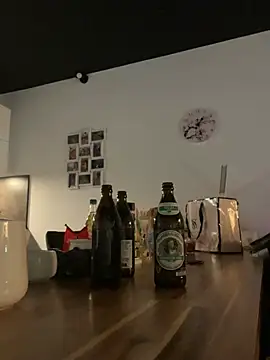 Just-Lilly online show from March 8, 12:30 pm