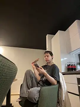 Just-Lilly online show from March 16, 6:43 pm