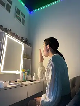 Just-Lilly online show from March 24, 3:56 pm