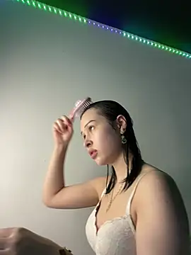 Just-Lilly online show from April 2, 4:02 pm