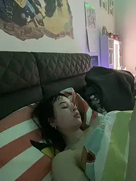 Just-Lilly online show from April 4, 2:01 pm