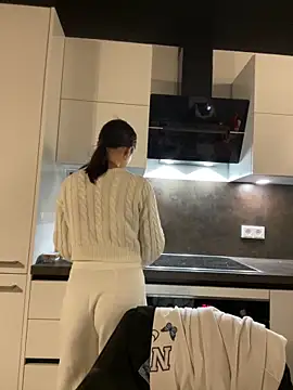 Just-Lilly online show from April 5, 3:13 am