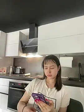 Just-Lilly online show from May 11, 2:40 pm