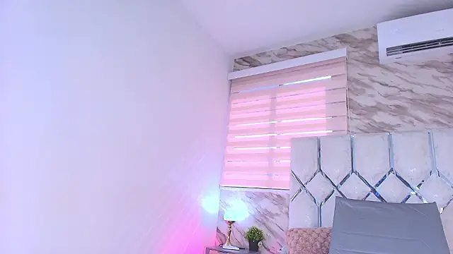 Snapshot of ivanna_vg chatting on February 3, 7:19 pm ivanna vg online show from February 3, 7:19 pm