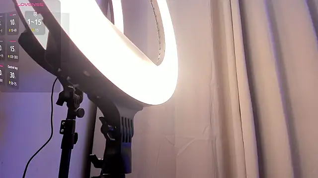 Snapshot of Lucia_velez chatting on February 18, 2:20 am Lucia velez online show from February 18, 2:20 am