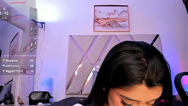 Snapshot of Lucia_velez chatting on February 15, 7:51 am Lucia velez online show from February 15, 7:51 am