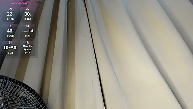 Snapshot of Lucia_velez chatting on March 3, 2:29 am Lucia velez online show from March 3, 2:29 am