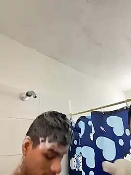 foxxy and lion online show from February 4, 10:05 pm