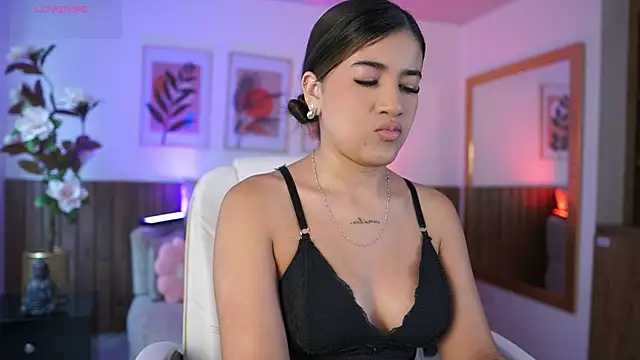 Snapshot of IvyGrabes chatting on June 15, 7:13 pm IvyGrabes online show from June 15, 7:13 pm