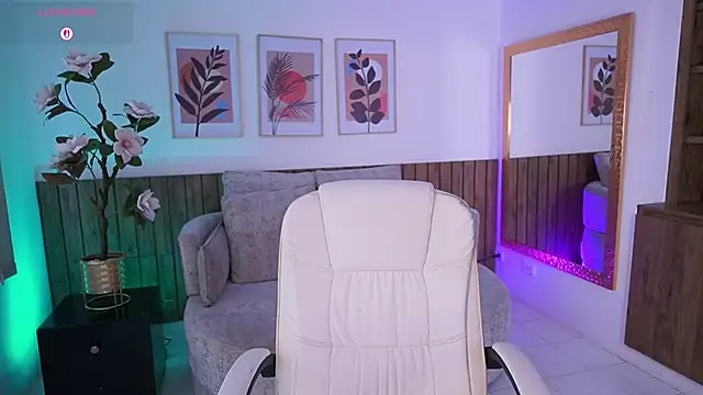 IvyGrabes online show from April 29, 7:09 pm