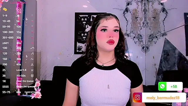 Snapshot of Cute_roxxxy chatting on February 18, 12:45 pm Cute roxxxy online show from February 18, 12:45 pm