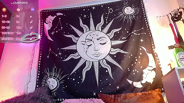 MadLustt online show from March 15, 4:41 am