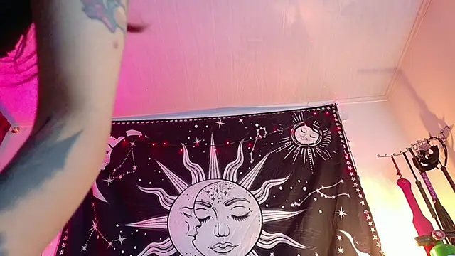 MadLustt online show from March 7, 6:42 am