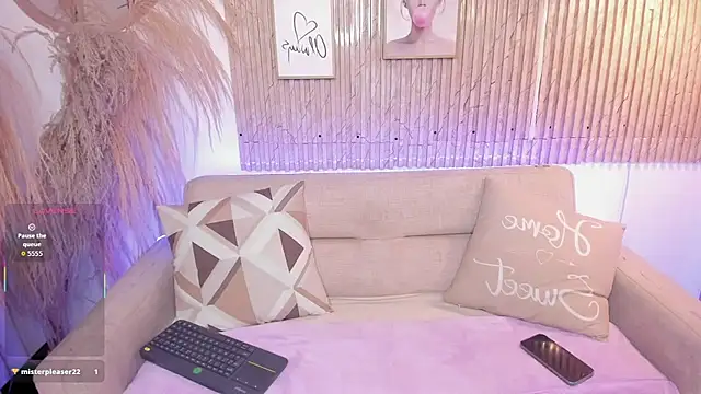 Sally Dvine online show from March 5, 7:54 pm