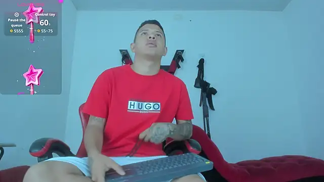 Snapshot of Steven_and_Camilo18 chatting on March 3, 11:28 am Steven and Camilo18 online show from March 3, 11:28 am