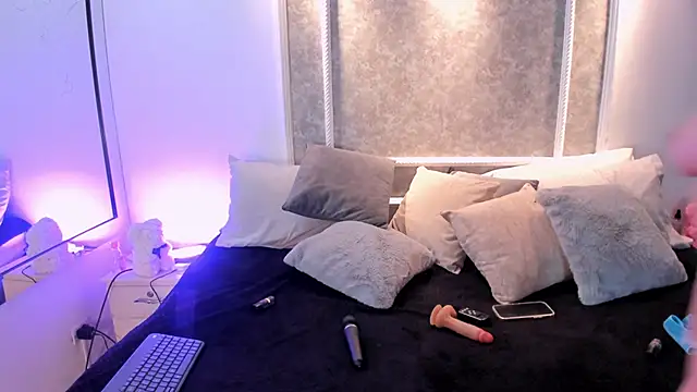 celestesun23 online show from February 28, 1:22 pm