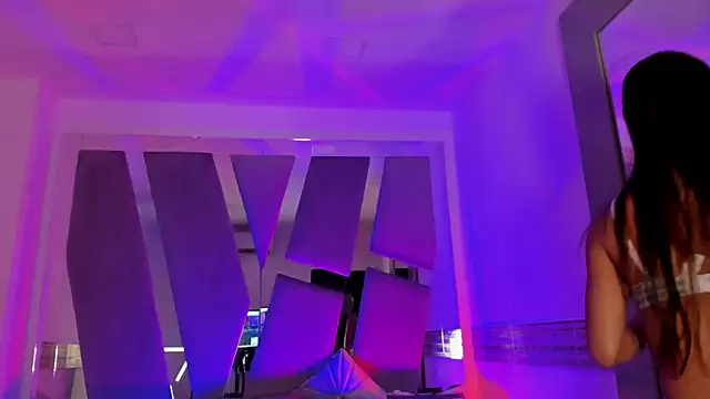 mara-lane online show from April 10, 2:02 pm