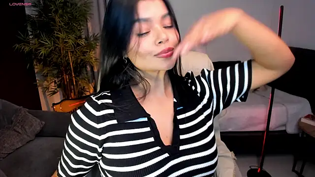 moonhelen online show from June 15, 3:07 am