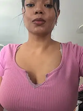 moonhelen online show from May 27, 6:04 pm