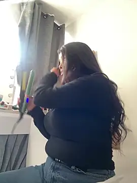 moonhelen online show from March 13, 6:46 pm