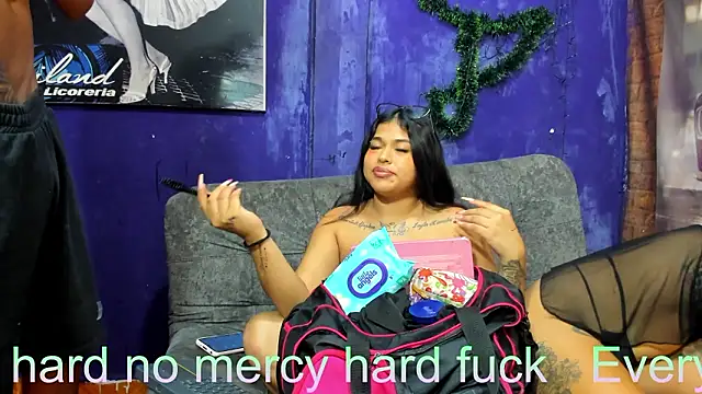 Snapshot of Hityour_bitchhard chatting on February 11, 8:20 pm Hityour bitchhard online show from February 11, 8:20 pm