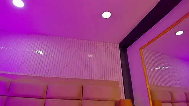 CarolineFyre online show from March 30, 12:17 pm