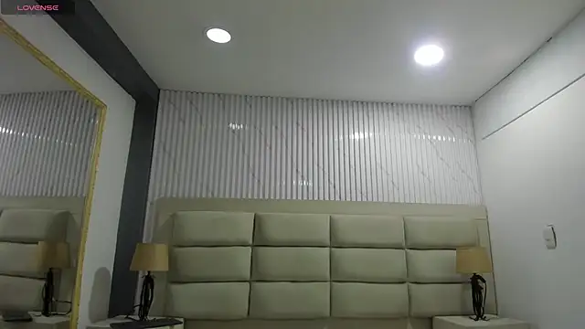 CarolineFyre online show from April 2, 12:34 pm