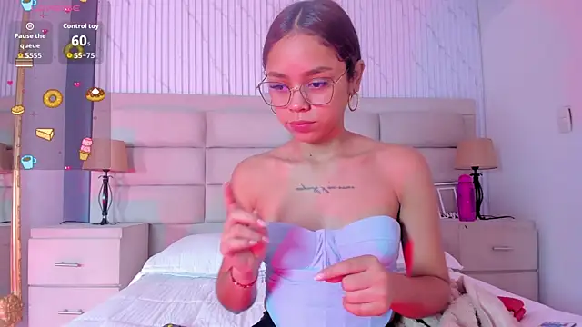 CarolineFyre online show from February 24, 12:39 pm