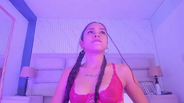 CarolineFyre online show from February 22, 5:10 am