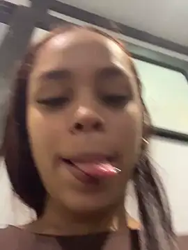 CarolineFyre online show from June 1, 1:22 pm