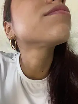 CarolineFyre online show from April 9, 12:33 pm