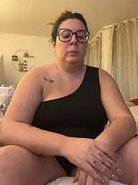 JasmineGlow7 online show from March 14, 11:33 pm