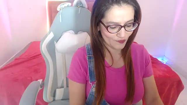 snowhot-69 online show from April 1, 12:46 am