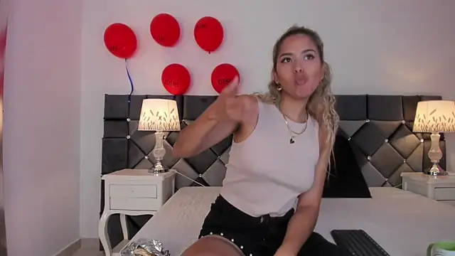  Giorgiina  online show from February 19, 12:57 pm